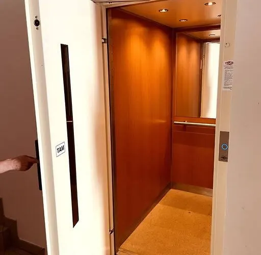 #9 With Self-service Check-in Process * Hradec Králové