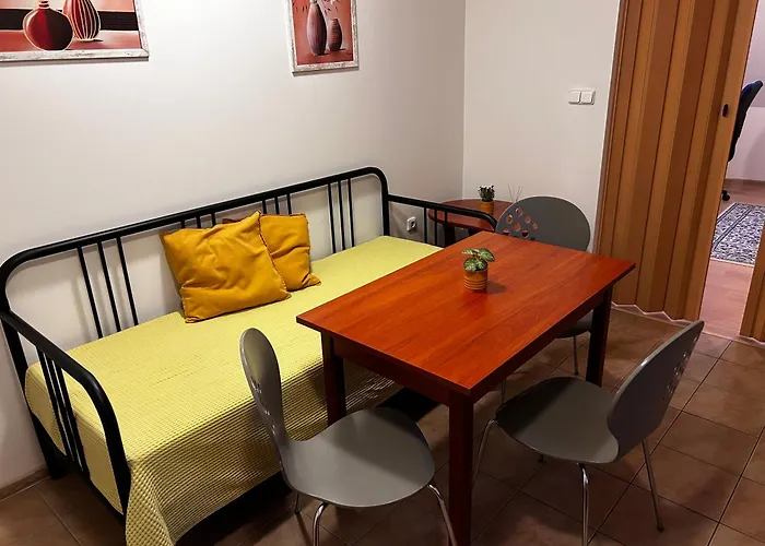 Apartment #9 With Self-service Check-in Process Hradec Králové